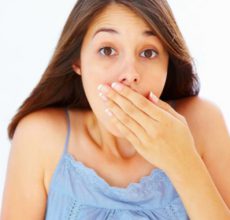 Почему возникает неприятный запах изо рта?