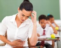 О чем говорит опоясывающая боль в области желудка и спины?