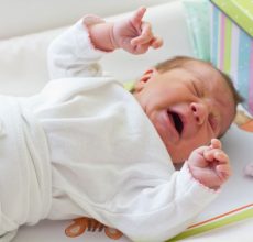 Что делать при запоре у младенца?