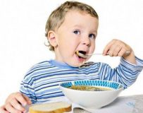 Рекомендации по питанию — чем кормить ребенка при поносе?