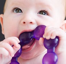 Отчего бывает понос при прорезывании зубов у ребенка?